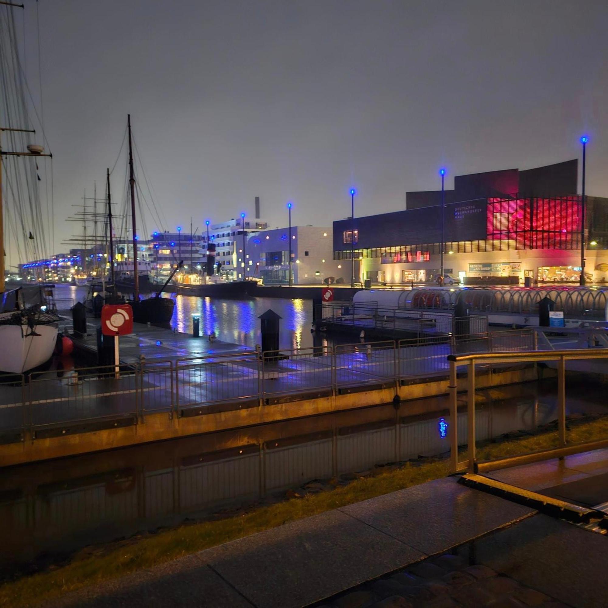 Gemuetl Wohnung Mit Blick Auf Den Hafen Bremerhaven Esterno foto
